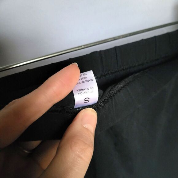 Beautifully Soft Silky Rayon Sleep Shorts with Lace Edging sz S - Picture 3 of 3